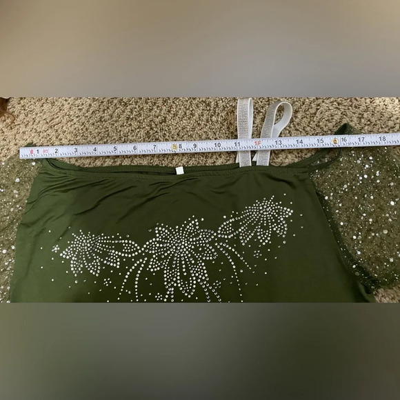 Women Top Green  Rhinestones. Size L. Brand New. Not Tag. - Picture 7 of 12